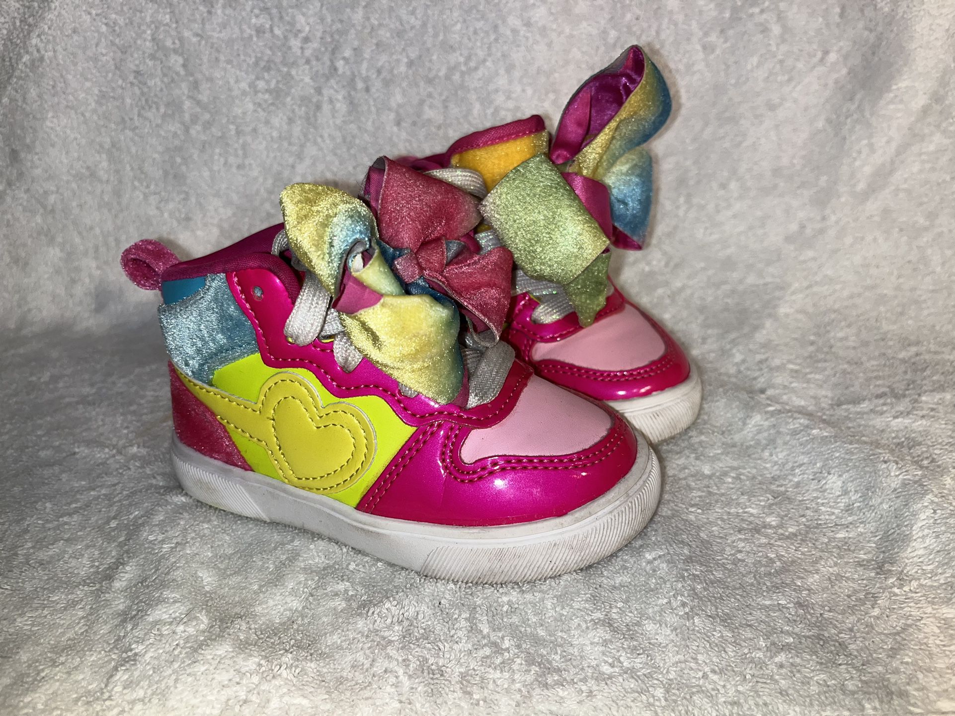 PENDING JoJo Siwa Girls High Top Shoes, size 7T Heart Rainbow Sneaker With Bows