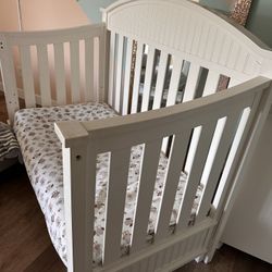 Baby Crib, Mattress And Bedding 