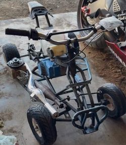 Mini ATV Quad Frame W/Engine and Xtra parts