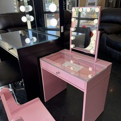 Impressions Kids Vanity With Chair 