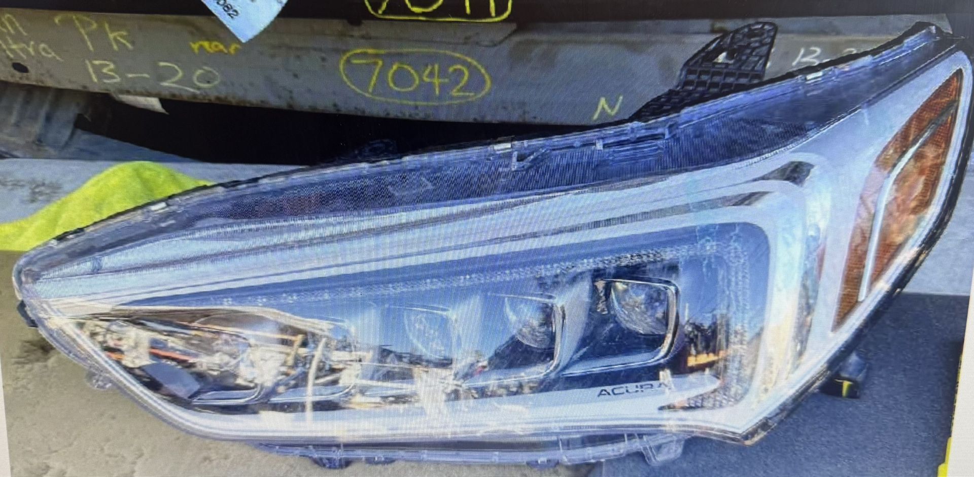 2019 Acura TLX Left side headlight 
