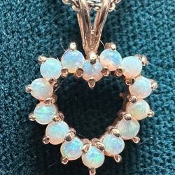 SILVER & OPAL PENDANT NECKLACE 