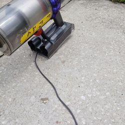 Dyson Cyclone V10 Animal