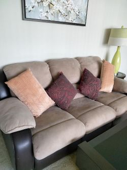 Microfiber Sleeper Sofa / Sofa Bed – Excellent Condition