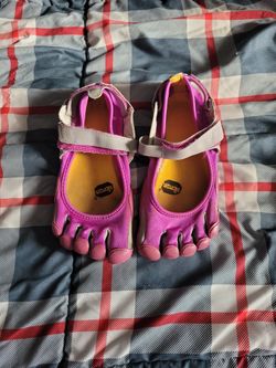 Vibram Five Finger Toe Shoes