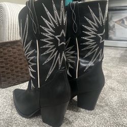 Women’s Black Cowboy Boots NEW