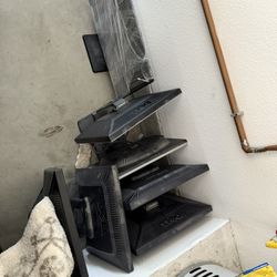 7 Computer Monitors 
