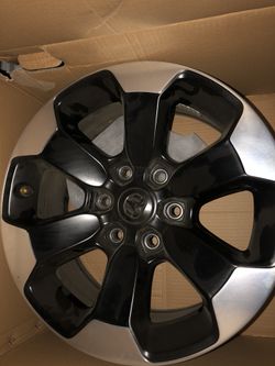 2019 Dodge rebel 4 rims clean