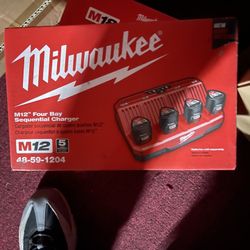 Miluakee 4 Bay Sequential Charger