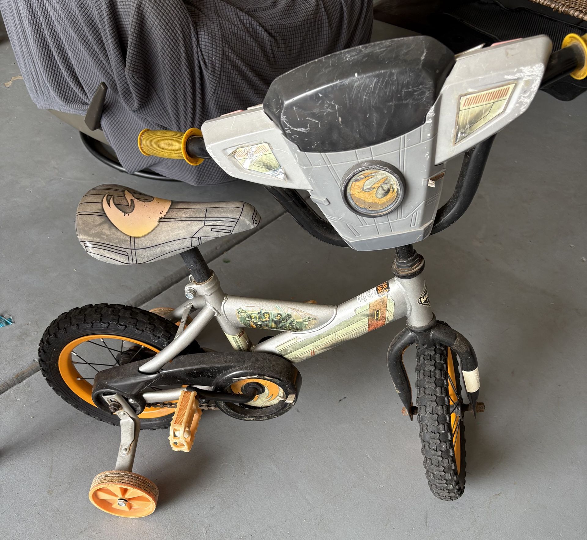 Bike W Sound And Training Wheels. Needs Tires $1