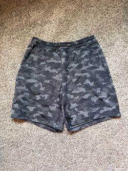 Lululemon: Shorts Medium
