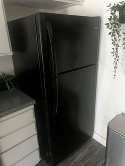 Frigidaire Black Top-Freezer Refrigerator