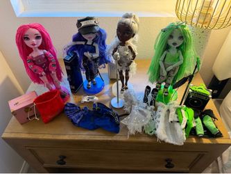 4 Rainbow Dolls and Accessories