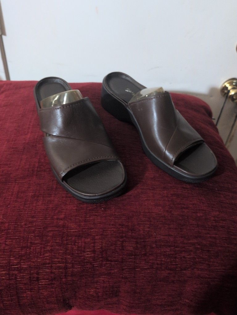 Easy Spirit Women's Sandals