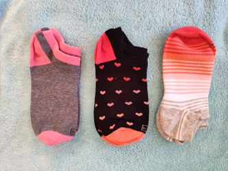 New Lady's Sockets -- 3 Pairs
