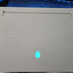 Alienware X15 R2 | RTX 3080 Ti | 32GB RAM | 4TB SSD | 360Hz | Like New – Ultimate Gaming Laptop