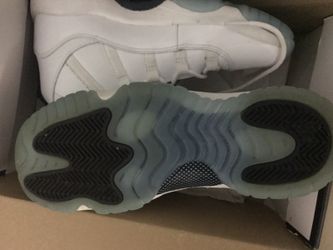 Jordan's size 5.5 white and baby blue