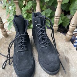 La Canadienne  Lucky Suede Boots Size 6.5 