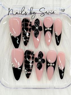 Acrylic Press-On Nails Set – Pink & Black