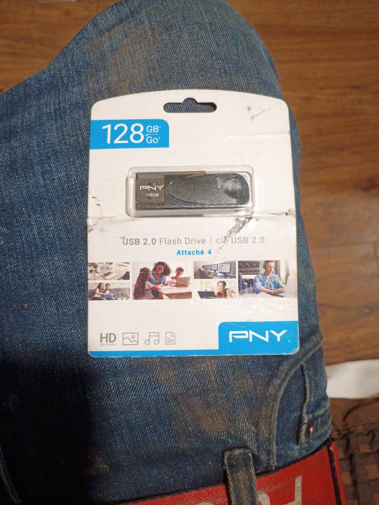 Brand New PNY 128 GB USB 2.0 Flash Drive