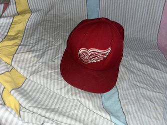 Official NHL Red Wings Hat 58.7 Cm 