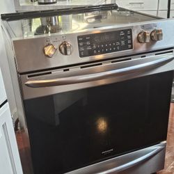 Fridgedaire  Glass Top 5 Burner $500