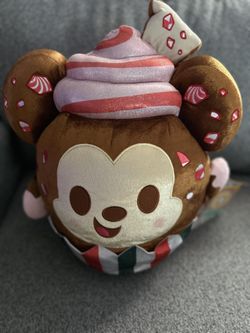 16” Disney Munchlings Mickey Mouse Peppermint Bark Cupcake Plug