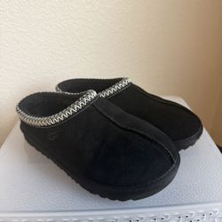 UGG Tasman Slippers Kids Size 5 (women’s 6.5-7)