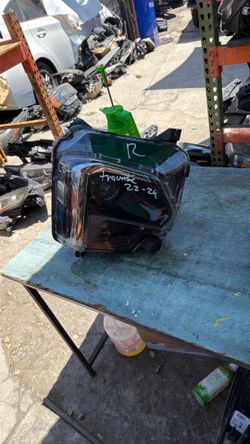 Traverse headlight 2022 2024