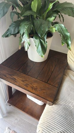 Coffee table and 2 matching side tables