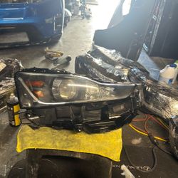 2018 2021 Lexus is  Right Headlight 