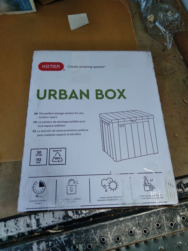 New. Keter 30 Gallon Deck Box