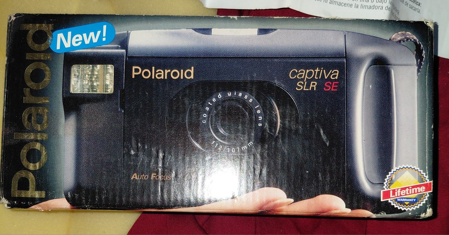 Polaroid Captiva SLR Camera **NEW**
