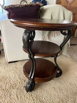 2 Side tables