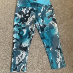 Nike Legend 2.0 Women’s Leggings Size Small Blue Camo 
