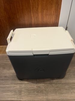 Igloo Iceless 40 Qt 12V Electric Cooler  – Like New