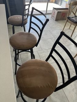 Counter top bar high chairs