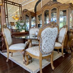 AICO By Michael Amini EDEN Round Dinning Room Set 4 Chairs