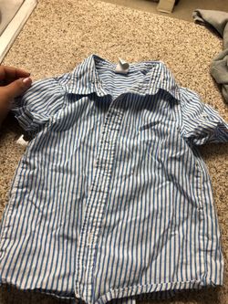 Boys shirt size 5T