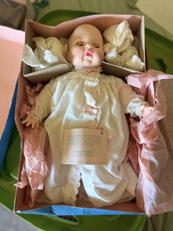 Vintage Madame Alexander Victoria Doll