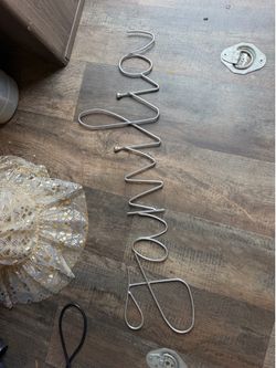 FREE FREE Familia metal sign