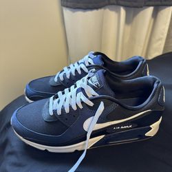 Men’s Nike shoes