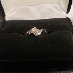 White gold, diamond ring - size 7