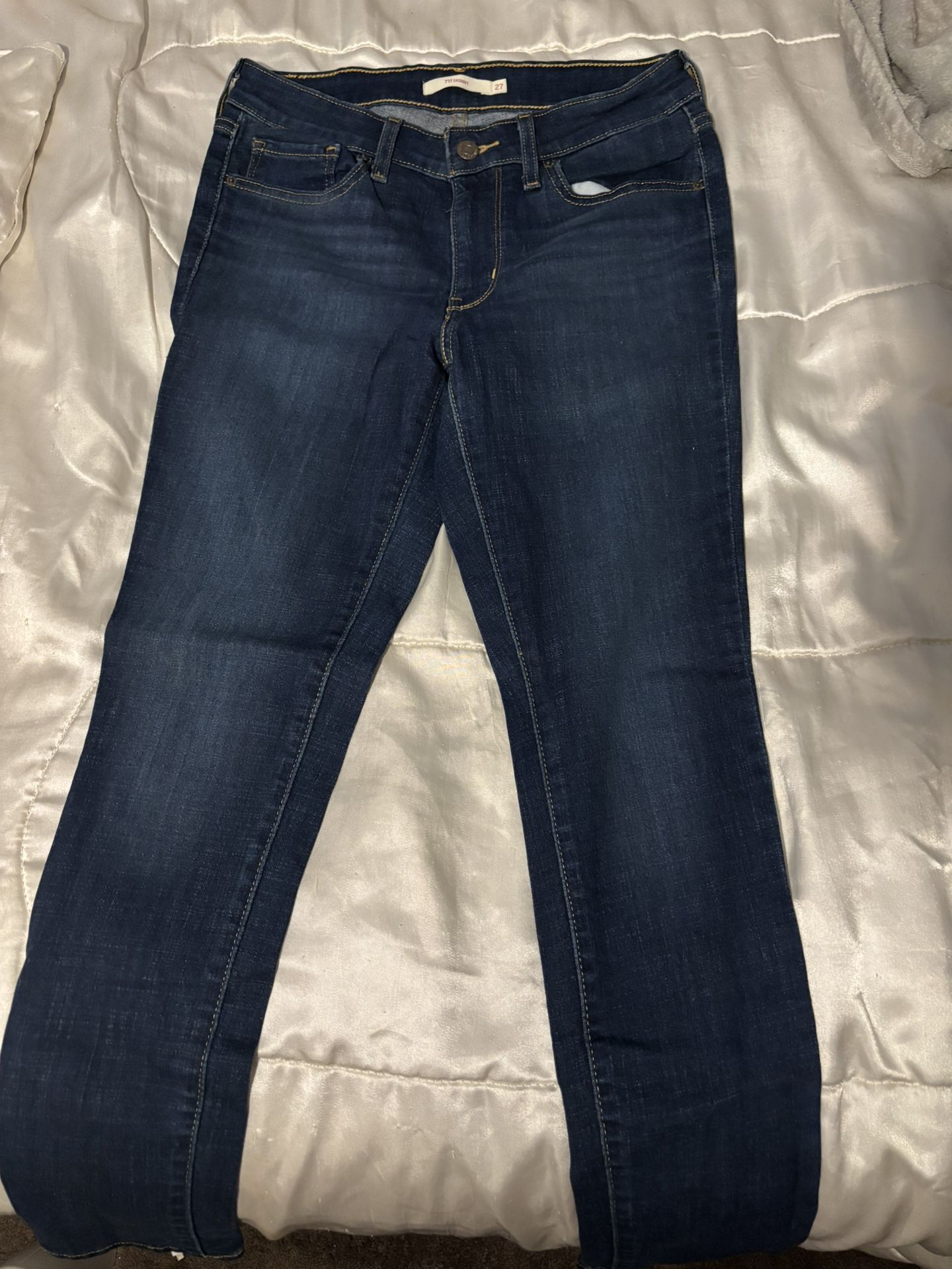 dark blue levi jeans, size 27