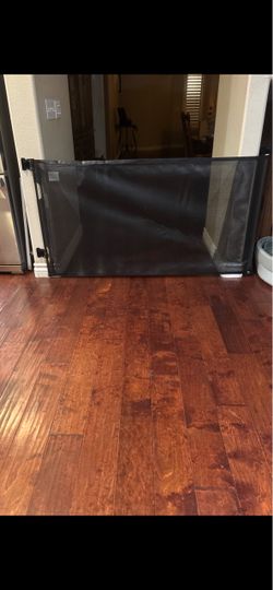 Retractable gate