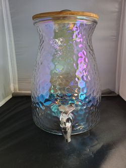 2 Gallon Beverage Dispenser With Wooden Lid