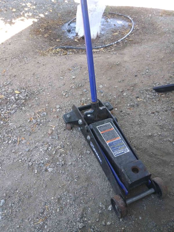 Kobalt 3 ton jack for Sale in Bakersfield, CA OfferUp