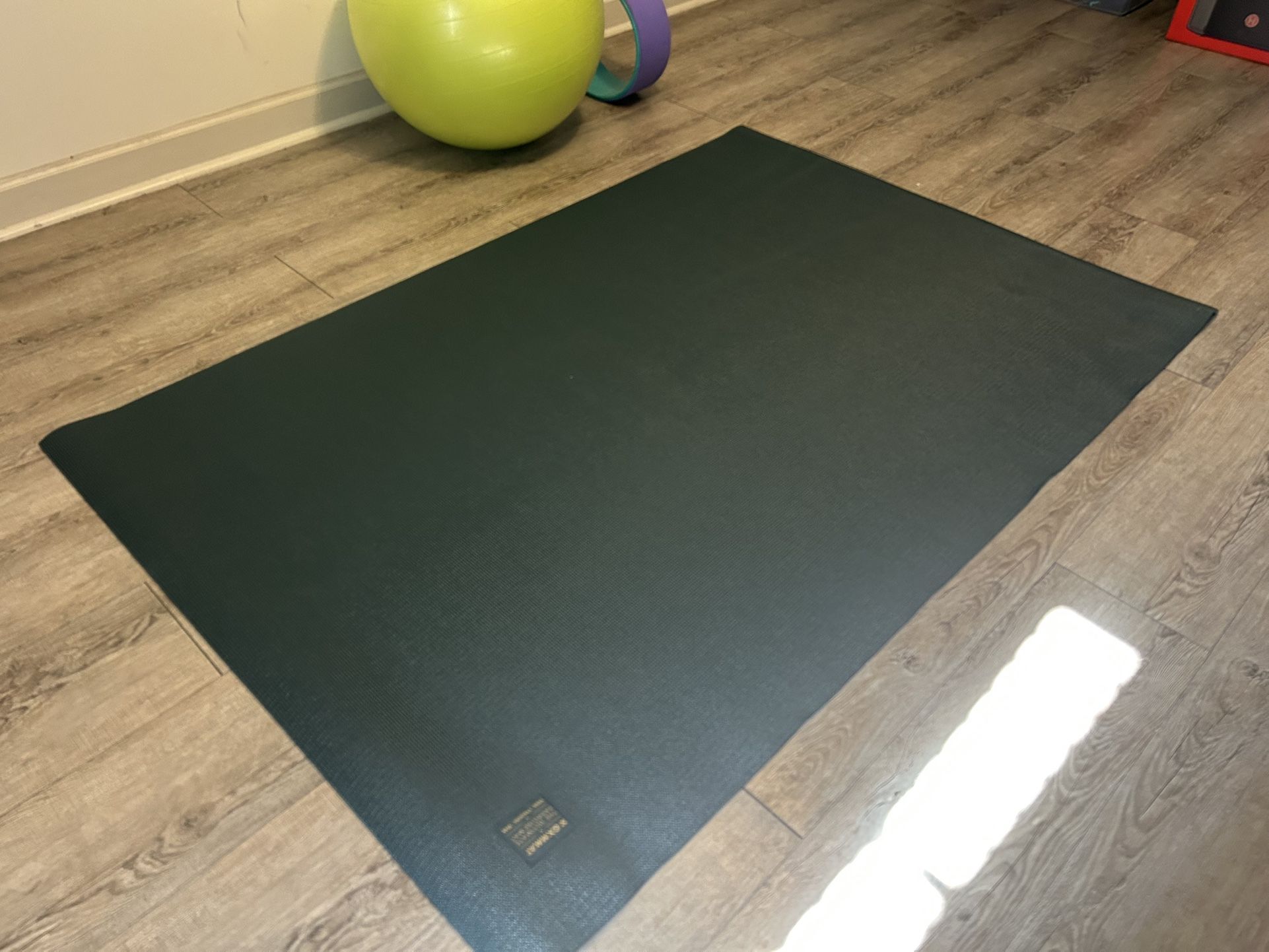 Boxed (new) 6x4 Yoga Mat