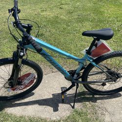Brand new mountain schwinn 27.5” 21 speed aluminum frame