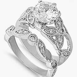 NEW Elegant 2 Carat Silver Ring Set